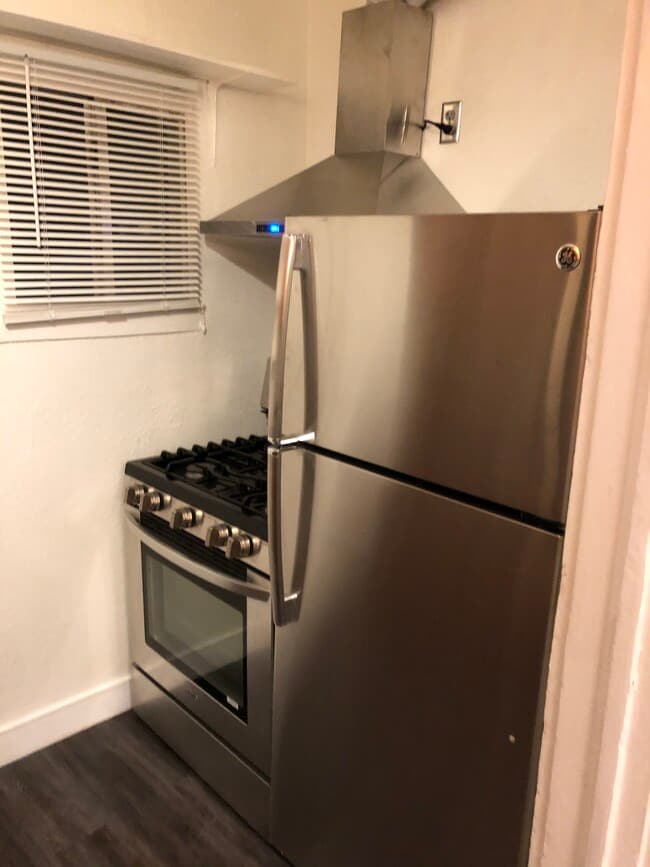 Photo - 316 W 4th St