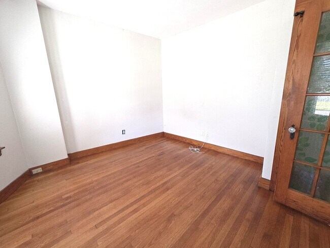40 Main St Unit 2
