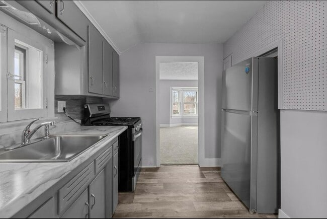 Photo - 97 Hamilton Pl Apartments Unit 2