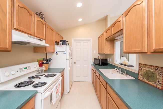 Photo - 212 Commons Ct