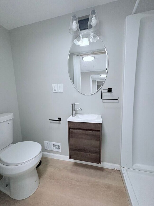 Photo - Charming 4 beds 3 baths in Reynoldsbug!