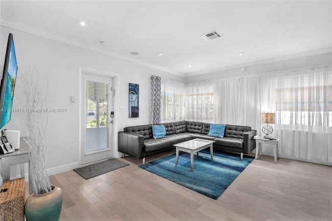 Photo - 1535 Jackson St