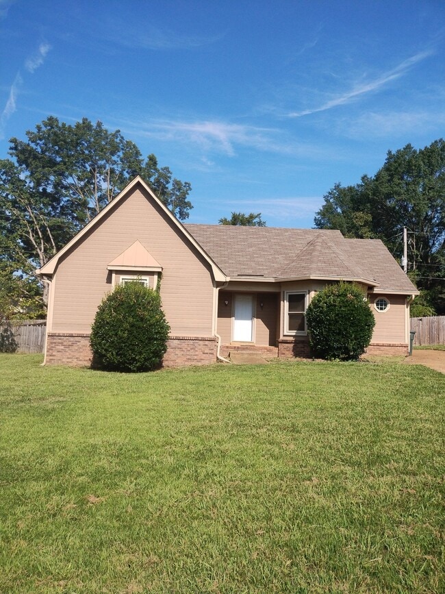 Building Photo - 6522 Pine Cone Cove