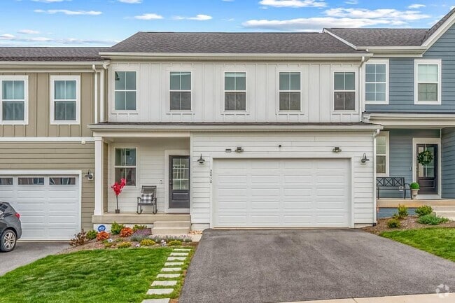 Building Photo - 2010 Coneflower Ln Rental
