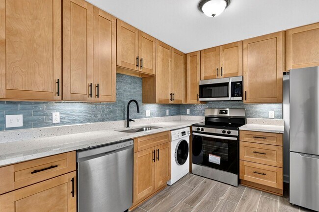 Building Photo - 5630 Pershing Ave Unit 39