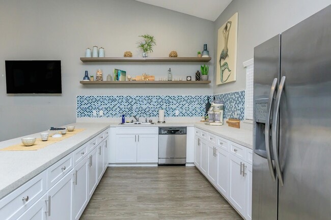 Photo - Ariel Springs