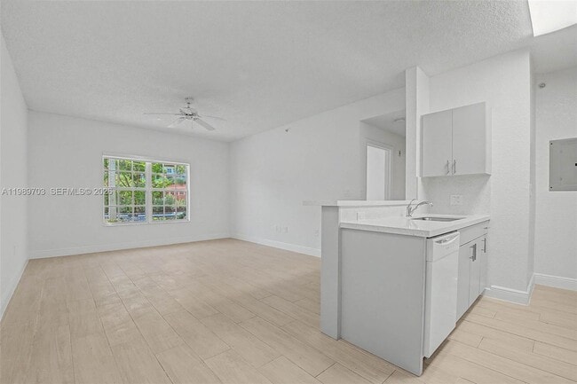 Photo - 7000 SW 80th St Unidad 103