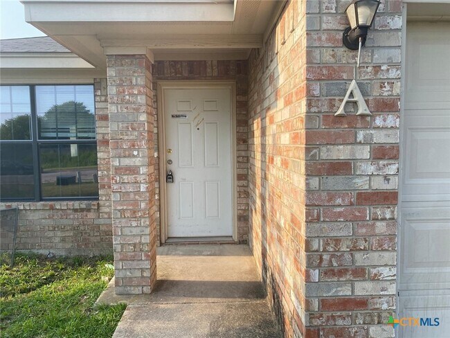 Photo - 206 Castellon Ct