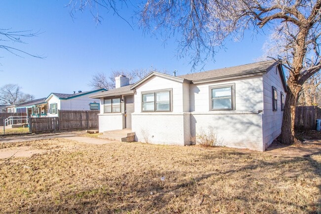 Photo - Great 3 Bedroom 1 Bathroom House for $995/month!