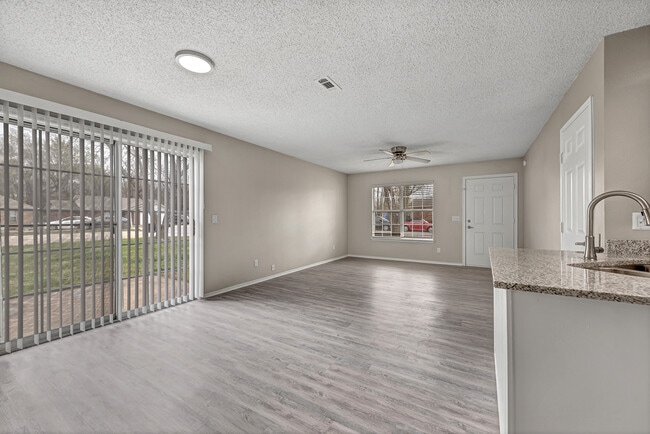 Photo - 4660 W Dover St