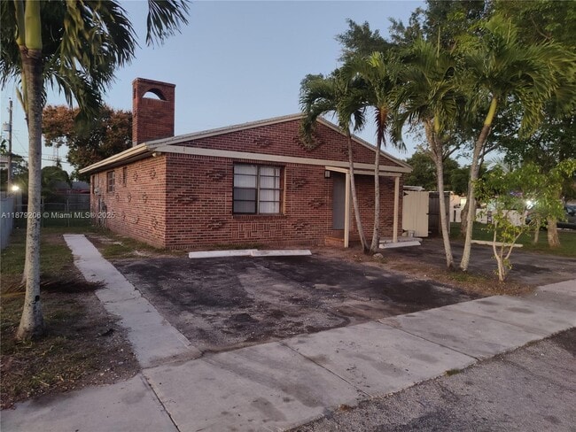 Photo - 6137 Pierce St