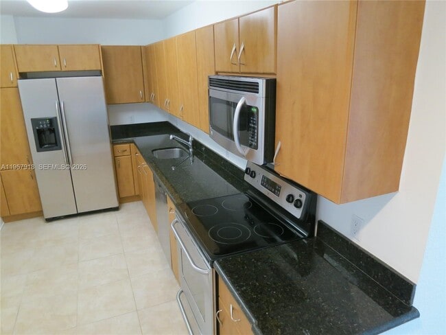 Photo - 401-469 69th St Unidad 906