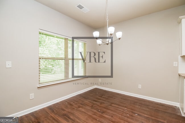 Photo - 133 Avonwood Cir