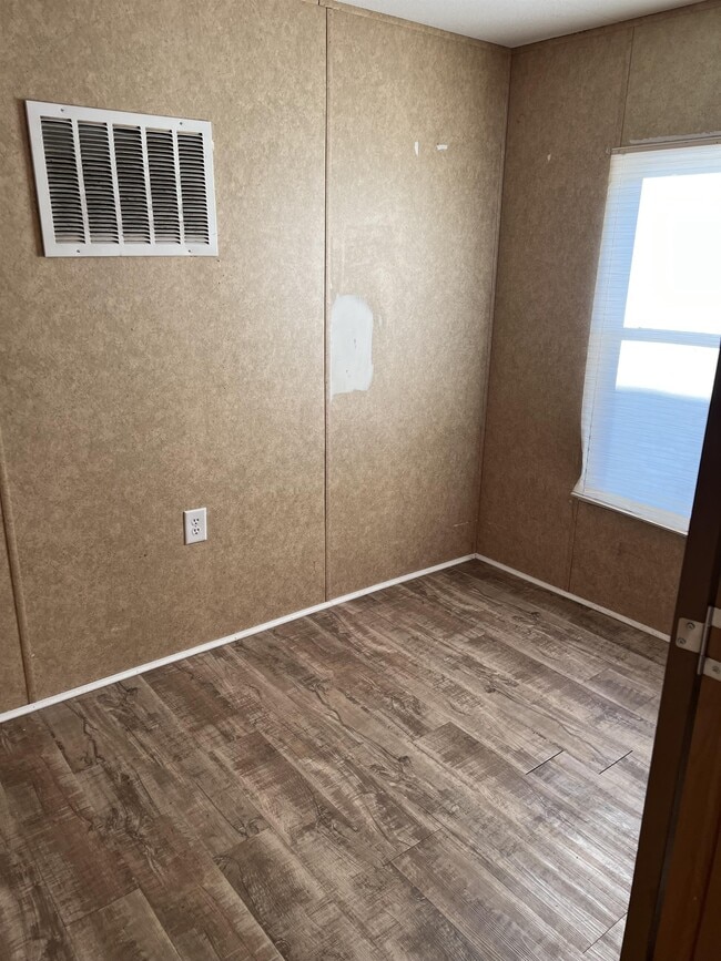 Photo - 506 33rd Ave NW