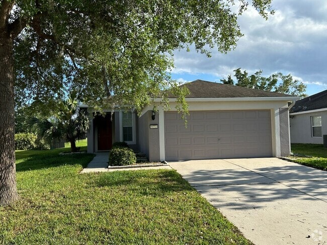 Building Photo - Spacious 3 bedroom home with view of pond ...