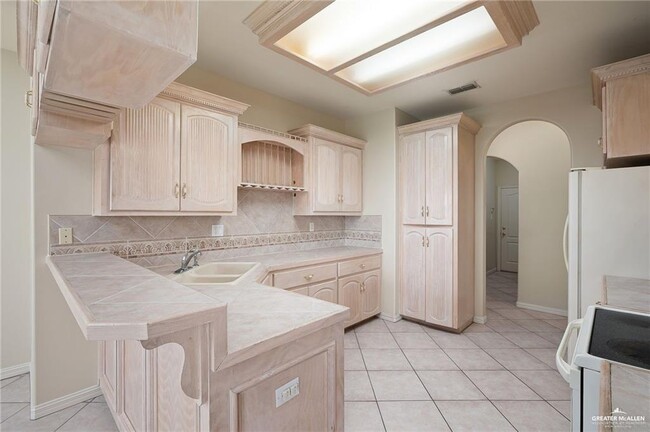 Photo - 18 San Roman St