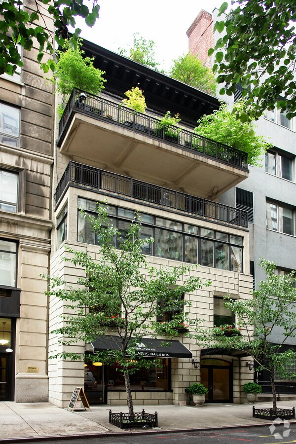 Photo - 10 E 22nd St