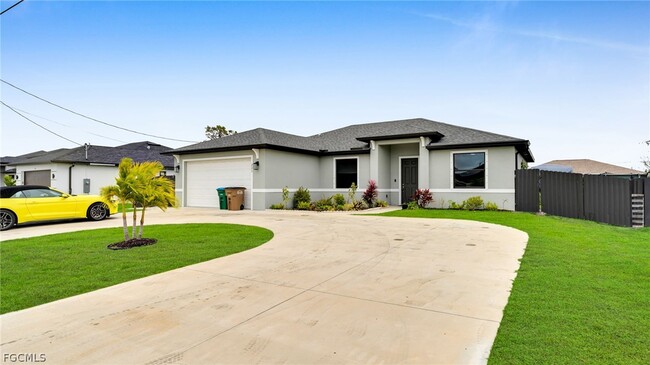 Photo - 221 Chiquita Blvd N