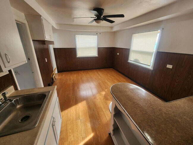 Photo - 1065 E 77th St Unit Upper