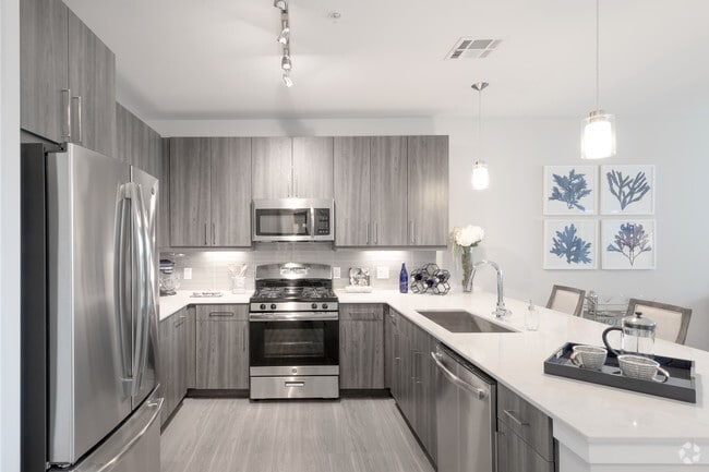 1 BR, 1.5 BA