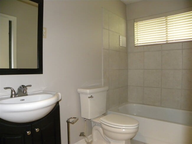 Photo - 983 Poplar Leaf Rd