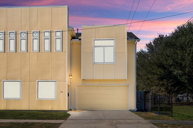 Photo - 104 Estelle St