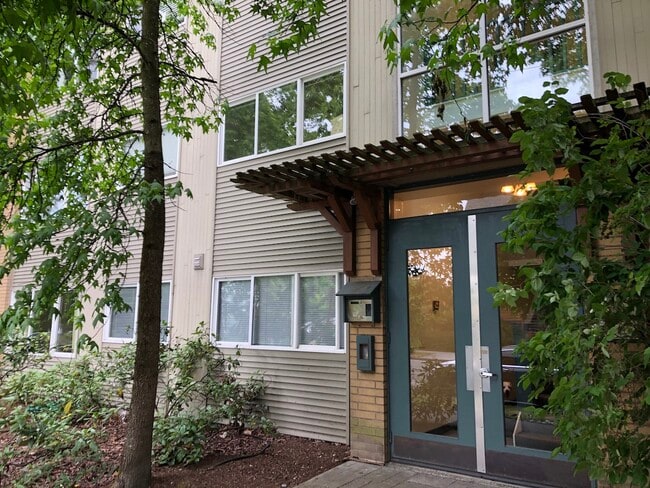 Photo - 2111 E John St Unit 203