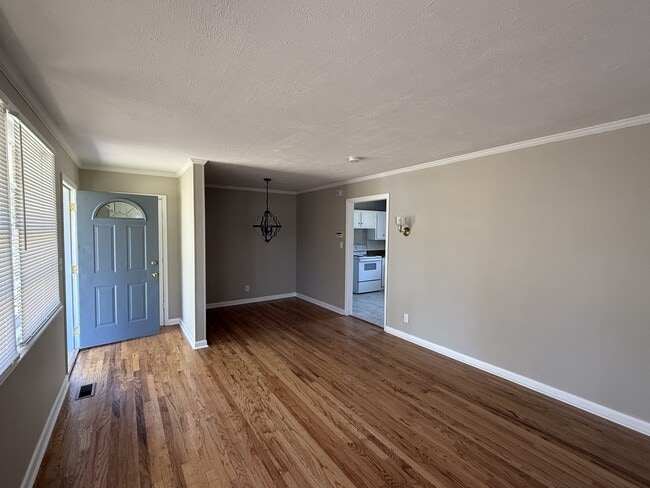 Photo - 3606 Lakewood Rd NW