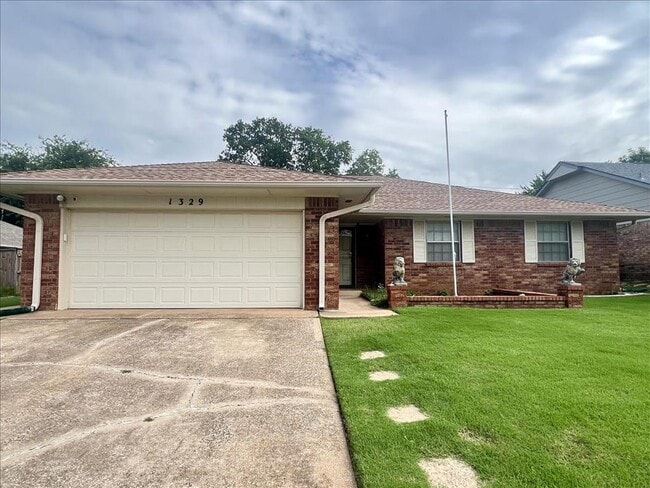 Photo - 1329 NE 20th Pl House