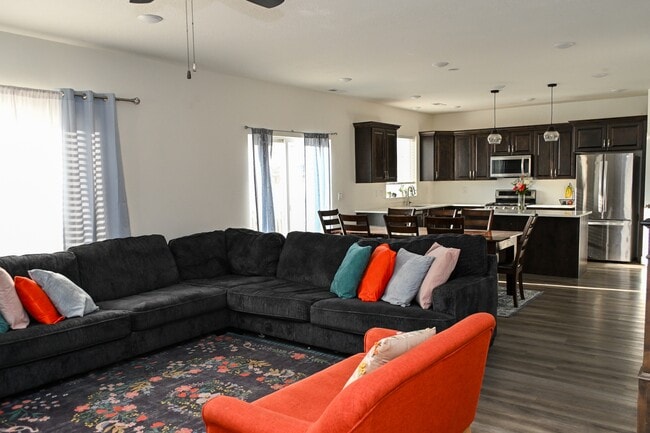 Photo - 451 S 1440 E