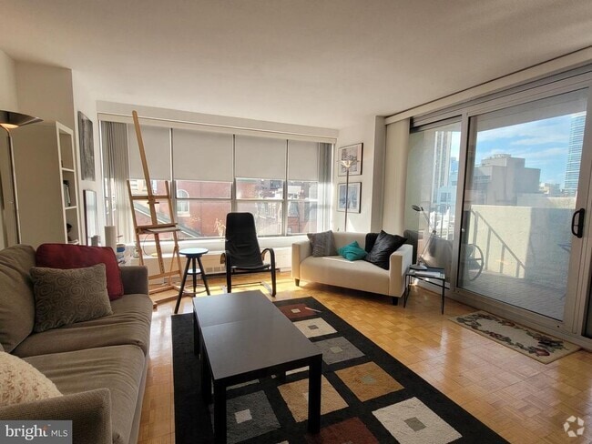 Building Photo - 224-30 W Rittenhouse Square Unit 615A