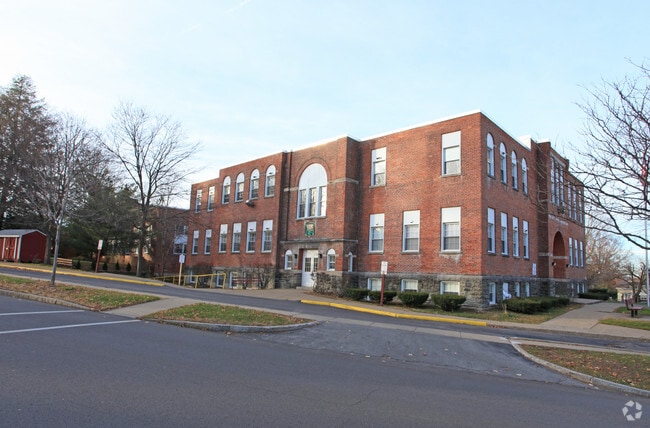 Photo - Village Point Apartments