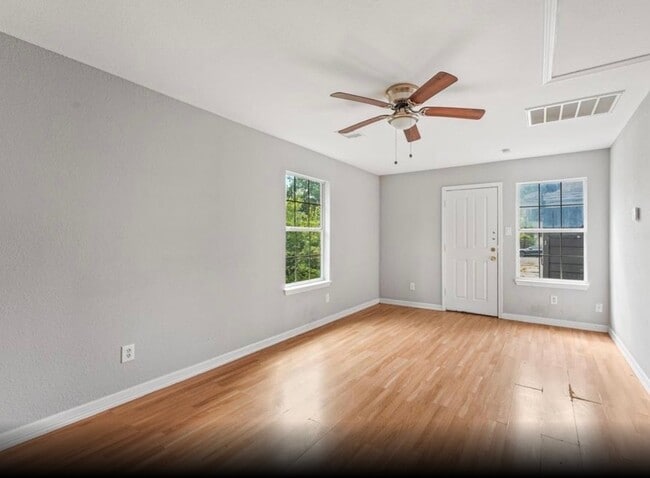 Photo - 205 Hafer Ave
