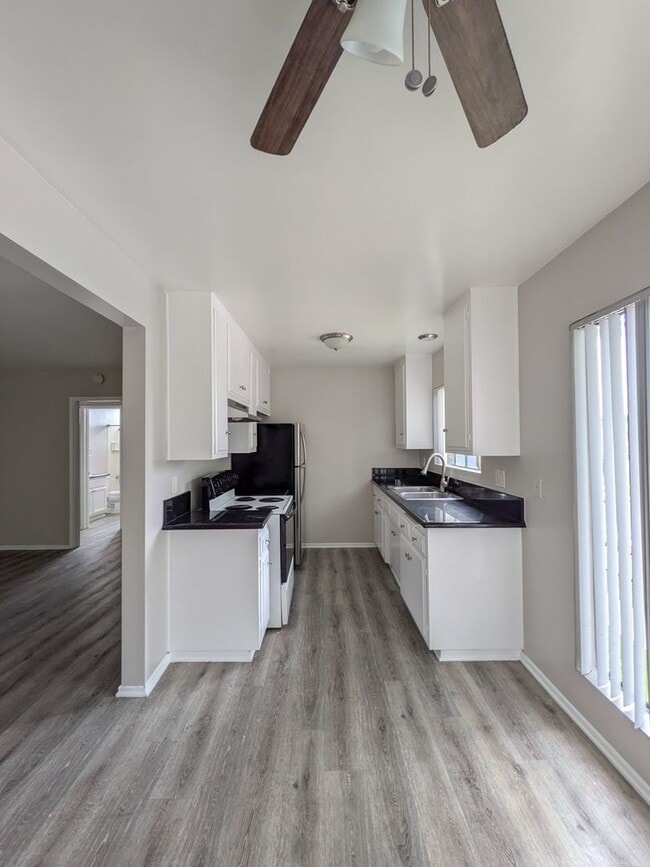 Photo - 372 Freeman Ave