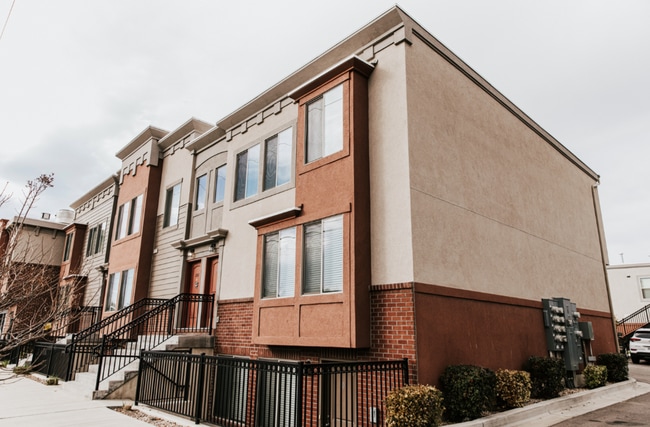 Building Photo - 491 S Freedom Blvd Unit 201