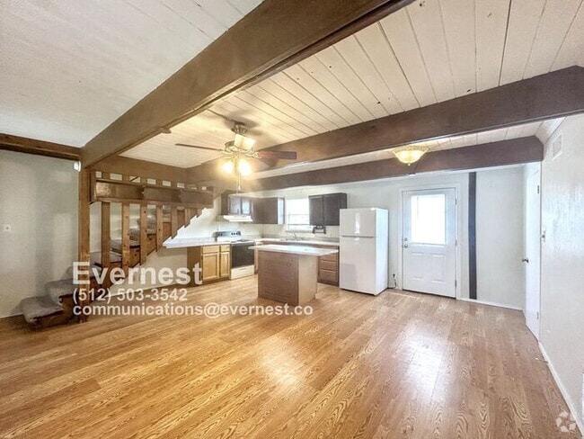 Building Photo - 801 W Navarro St Rental