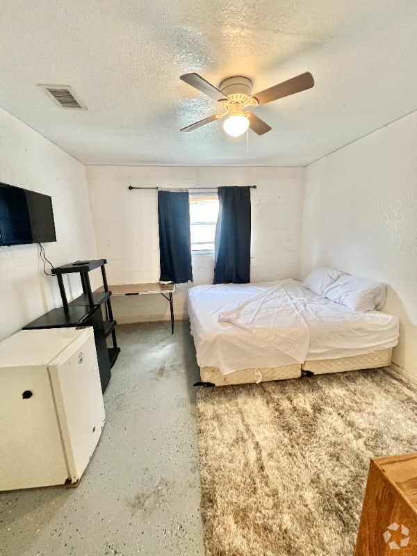 Building Photo - 12116 Lamont Dr Rental