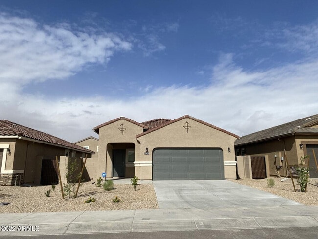Building Photo - 35420 W San Alvarez Ave