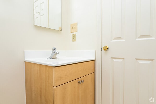 1 habitación, 1 baño, 700 pies cuadrados, baño