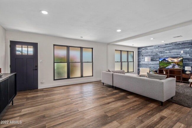 Photo - 8328 E Palm Ln