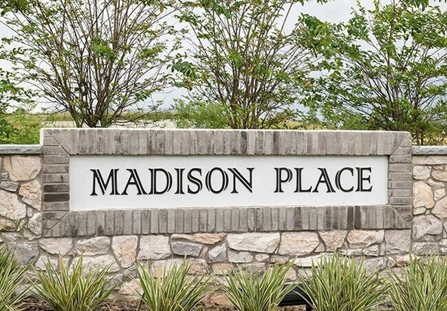 Photo - Modern 3-Bed Townhome w/ Garage in Desirable Davenport Community