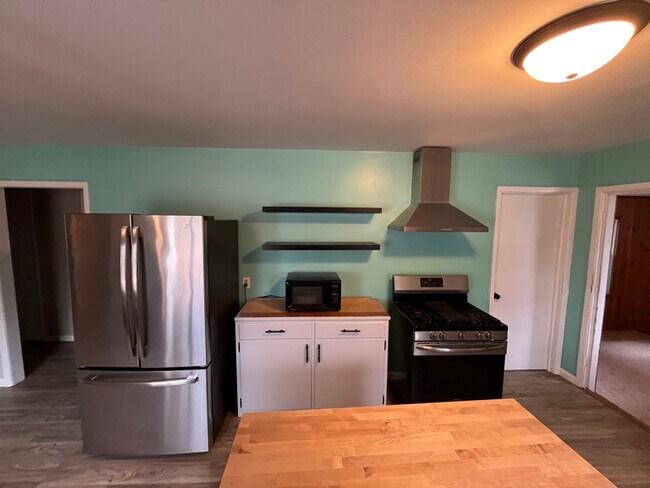 Photo - 601 Levee Blvd