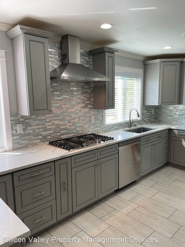 Photo - 5 br, 3 bath House - 955 Marlinton Ct