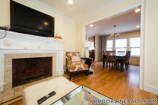 Photo - 37 Beaconsfield Rd Unit 1