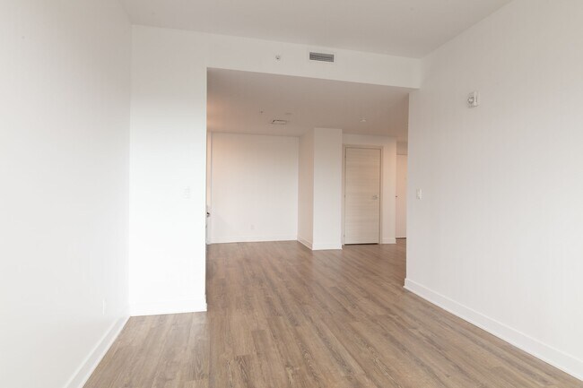 Photo - 30 Saint-Joseph Est Unit 1202