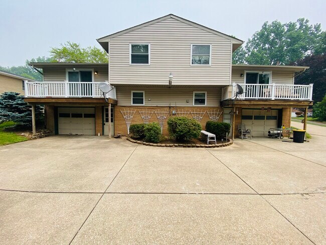 Photo - 1827 Thackeray Ave NW Unidad 1827