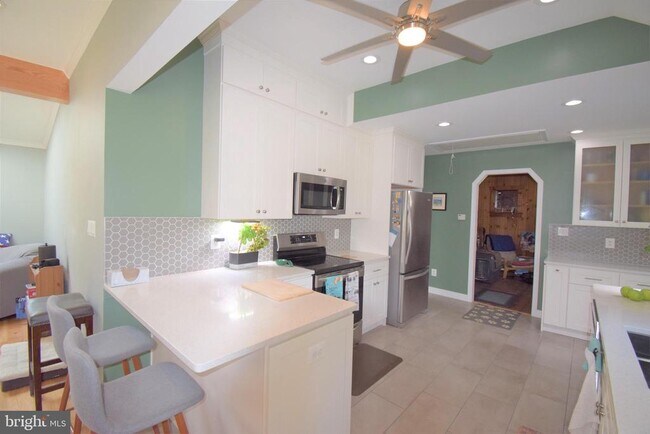 Photo - 8811 Badger Dr