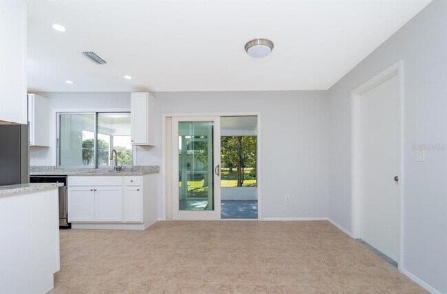 Photo - 533 E Charlotte Ave