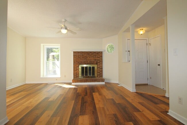 Photo - Charming 2 Bedroom, Large lot fenced in yard