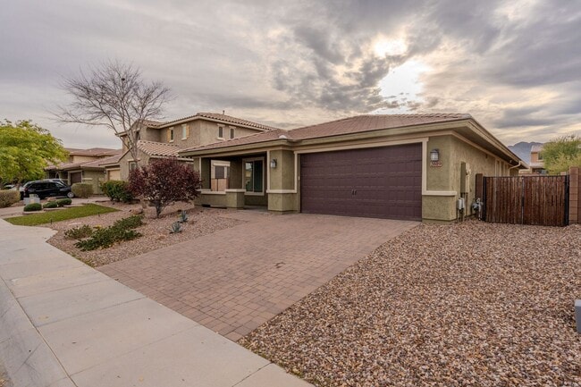 Photo - *POOL* Beautiful Gilbert Home Nestled at t...
